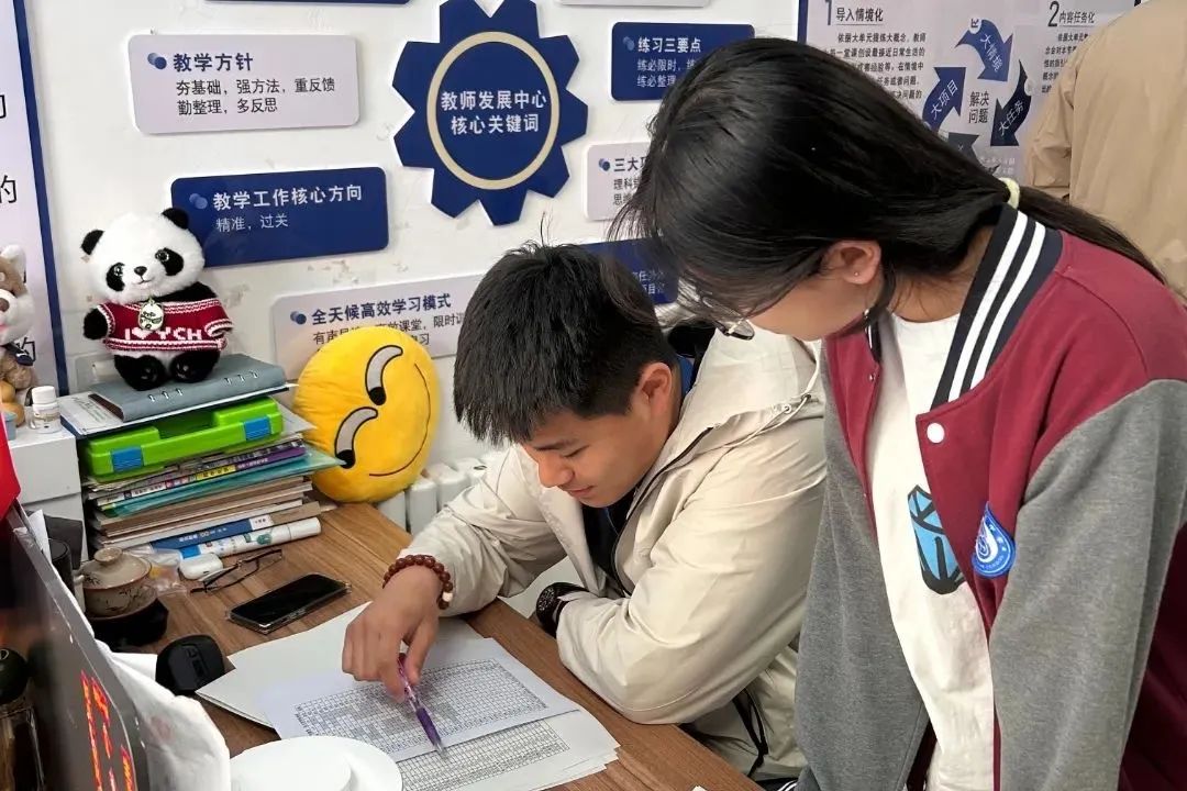 六力高级中学优秀班主任专访  _ 史家宇：三年耕耘，一生灯塔