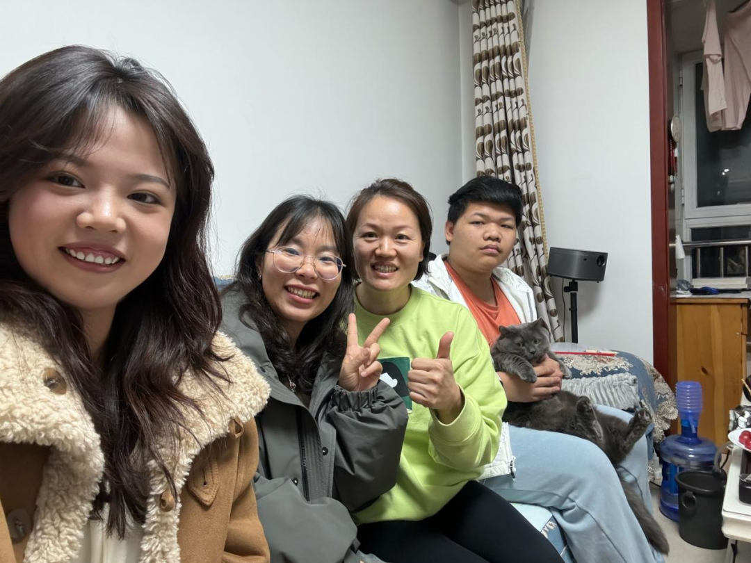 六力高级中学最美教师专访  _  初玥：以仁爱之心，铸教育之魂