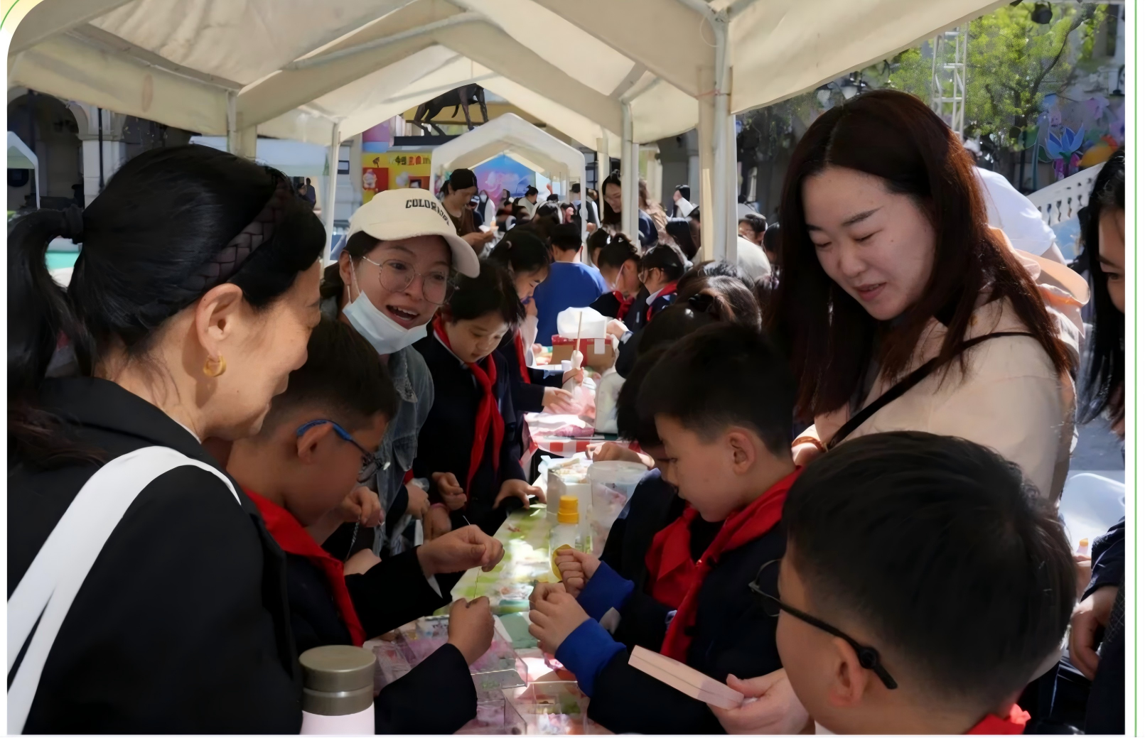 从指尖到心间：六力小学部二年级义卖市集上的成长与温暖