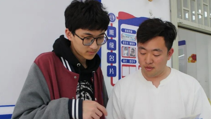 高考位次飙升51255，一面锦旗见证六力初心